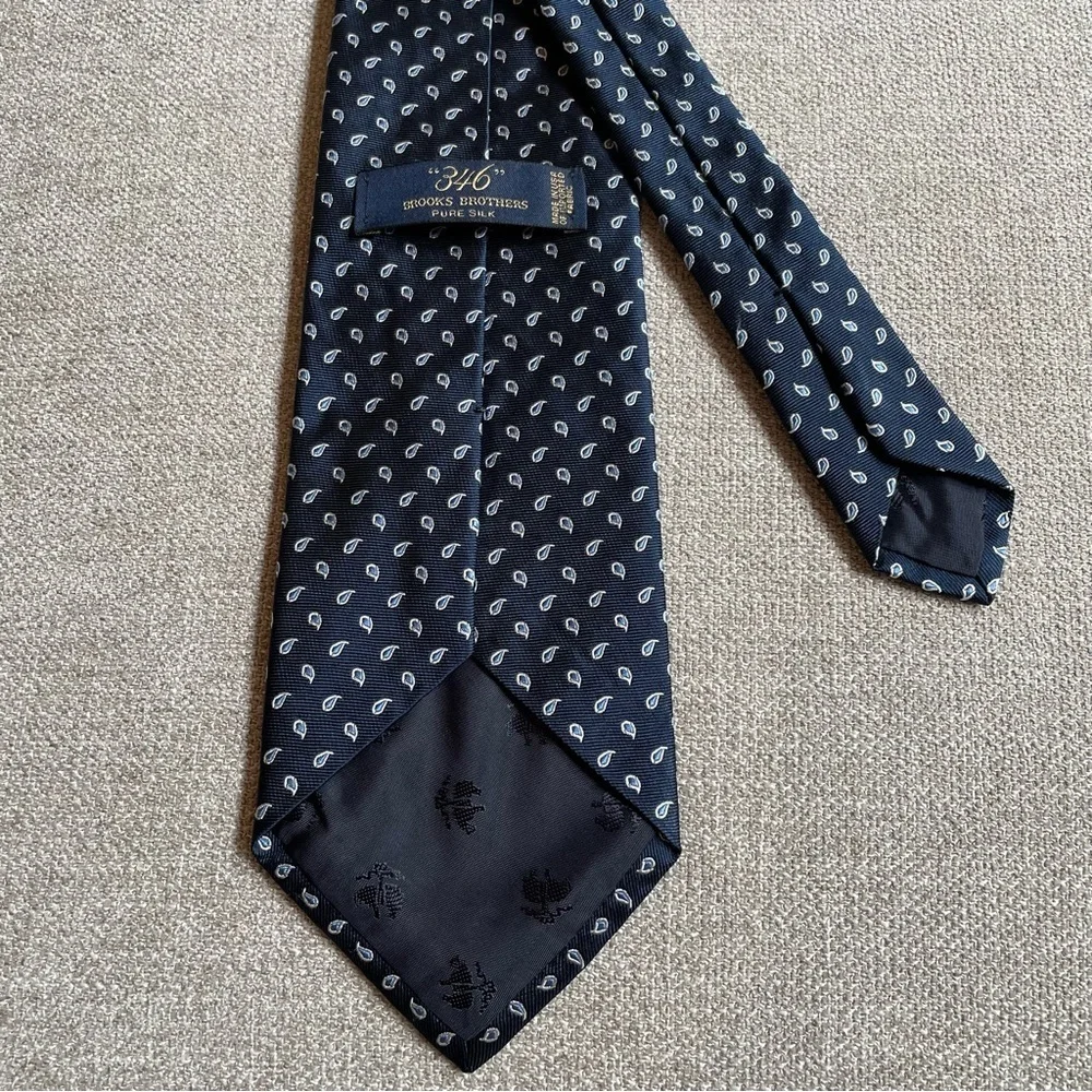 Brooks Brothers 346 Neck Tie Navy Blue Pure Silk USA Stain Resistant Paisley